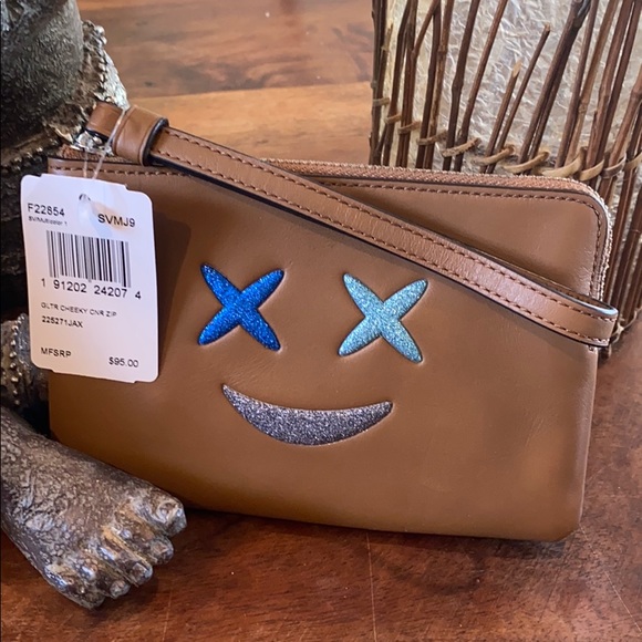 Coach wristlet NWT - Picture 2 of 3